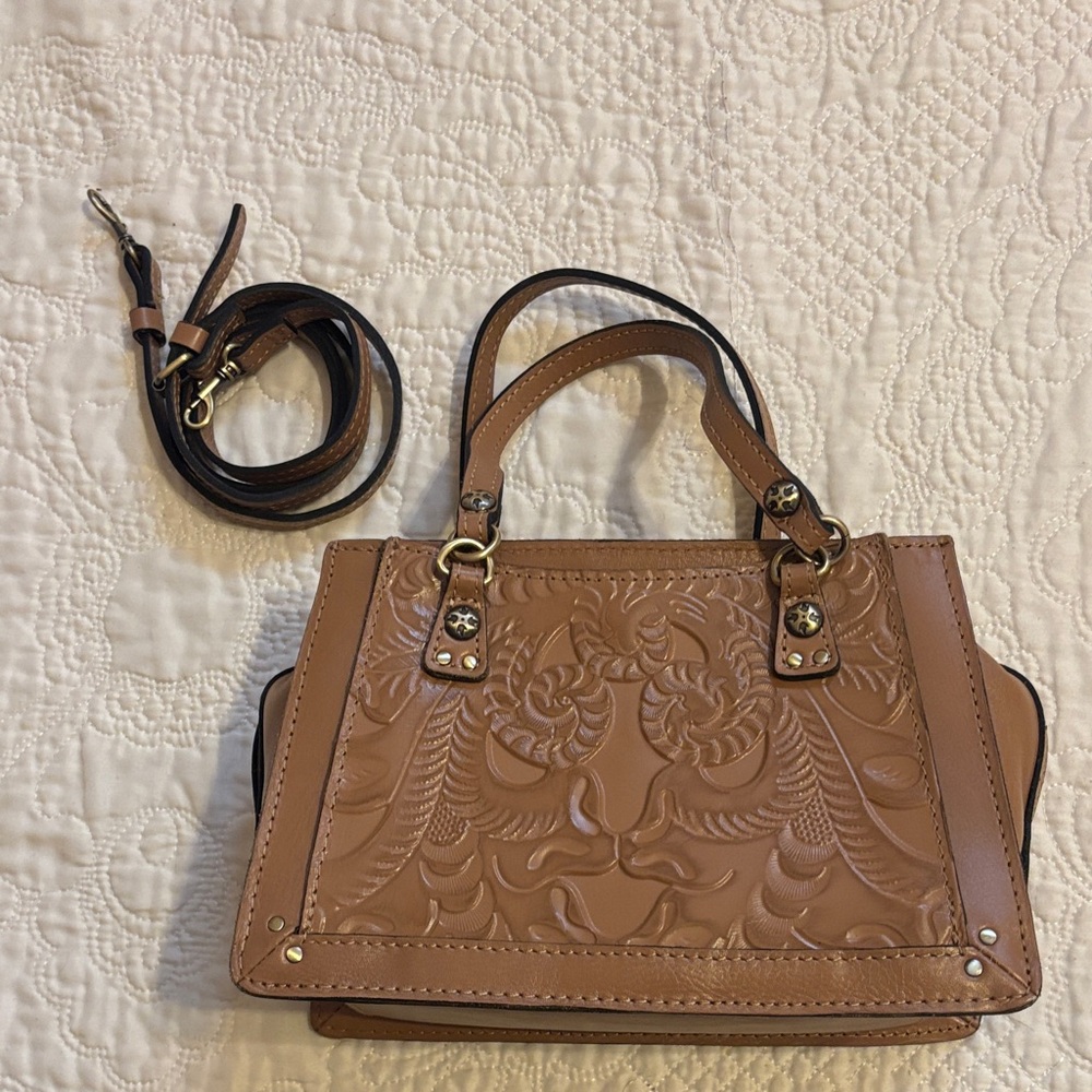 Patricia Nash Corana natural color hand burnished leather zip satchel/crossbody